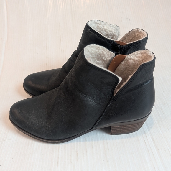 LUCKY BRAND Banterr2 Women's Black Leather Fur Lined  Ankle Booties Size 7 - Picture 4 of 9